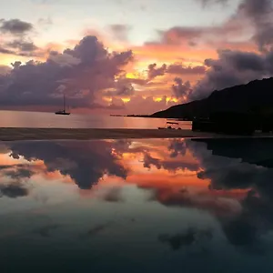 https://villa-sunrise-papetoai.frenchpolynesia-hotels.com